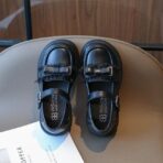 Chaussure Noir A Boucles En Cœur