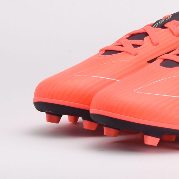 Adidas F50 Club FXG M – chaussures de football légères pour terrains naturels et synthétiques