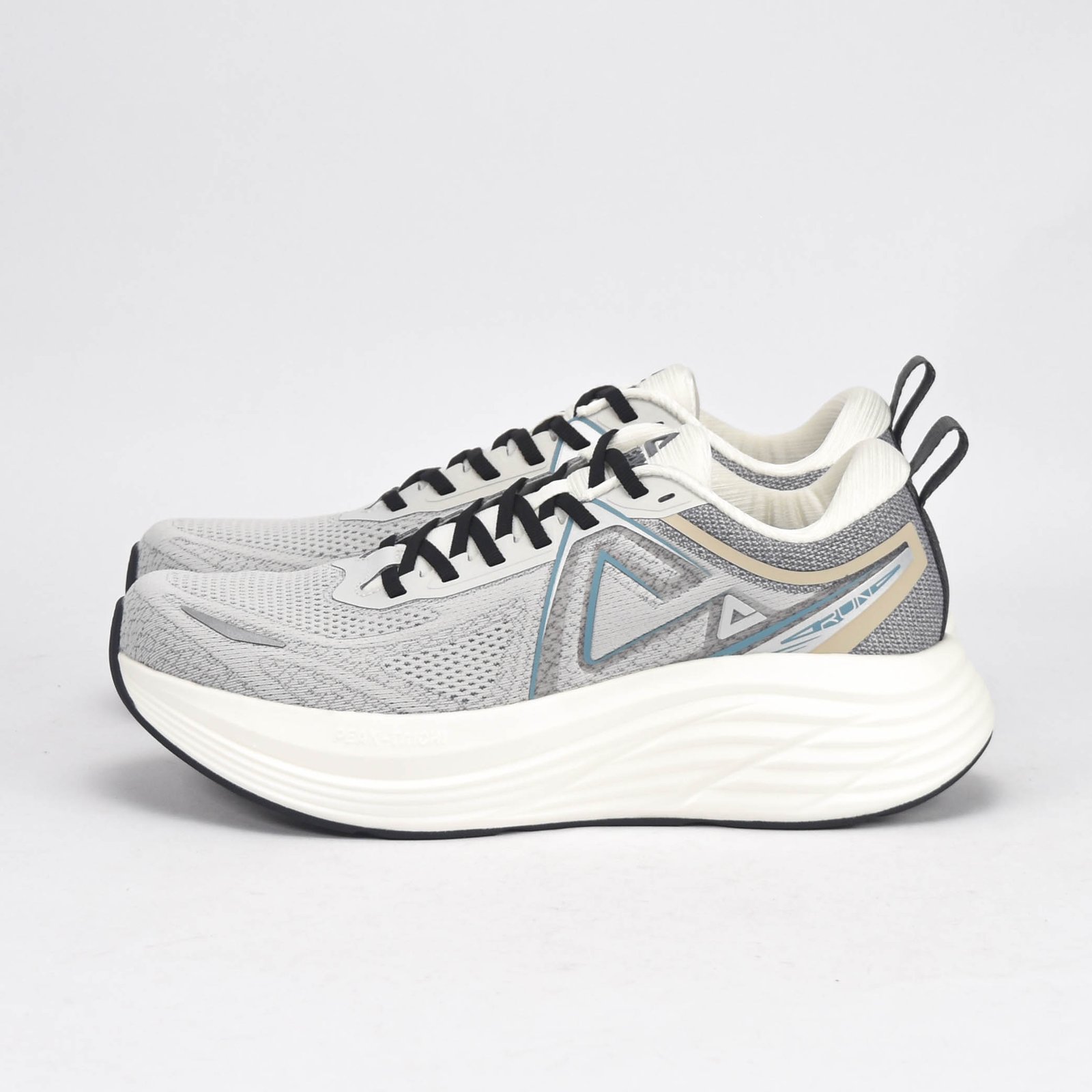 Baskets PEAK Running Gris & Blanc – Chaussures Sport Homme en Algérie Baskets PEAK Running Gris & Blanc – Chaussures Sport Homme en Algérie