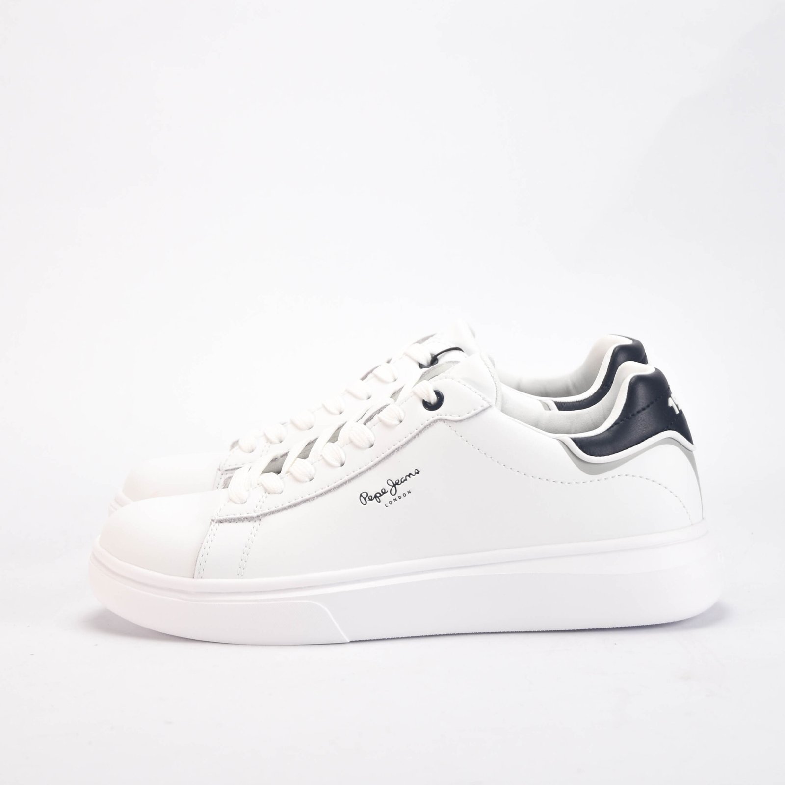 Pepe Jeans Eaton One Algérie, baskets Pepe Jeans Algérie, sneakers urbaines homme, chaussures Pepe Jeans lifestyle, baskets tendance Algérie, sneakers casual chic. Pepe Jeans Eaton One Algérie, baskets Pepe Jeans Algérie, sneakers urbaines homme, chaussures Pepe Jeans lifestyle, baskets tendance Algérie, sneakers casual chic.