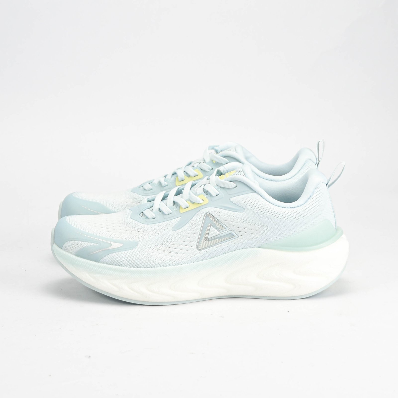 Baskets PEAK Running Blanc & Bleu Ciel – Chaussures Sport POUR FEMEM en Algérie Baskets PEAK Running Blanc & Bleu Ciel – Chaussures Sport POUR FEMEM en Algérie