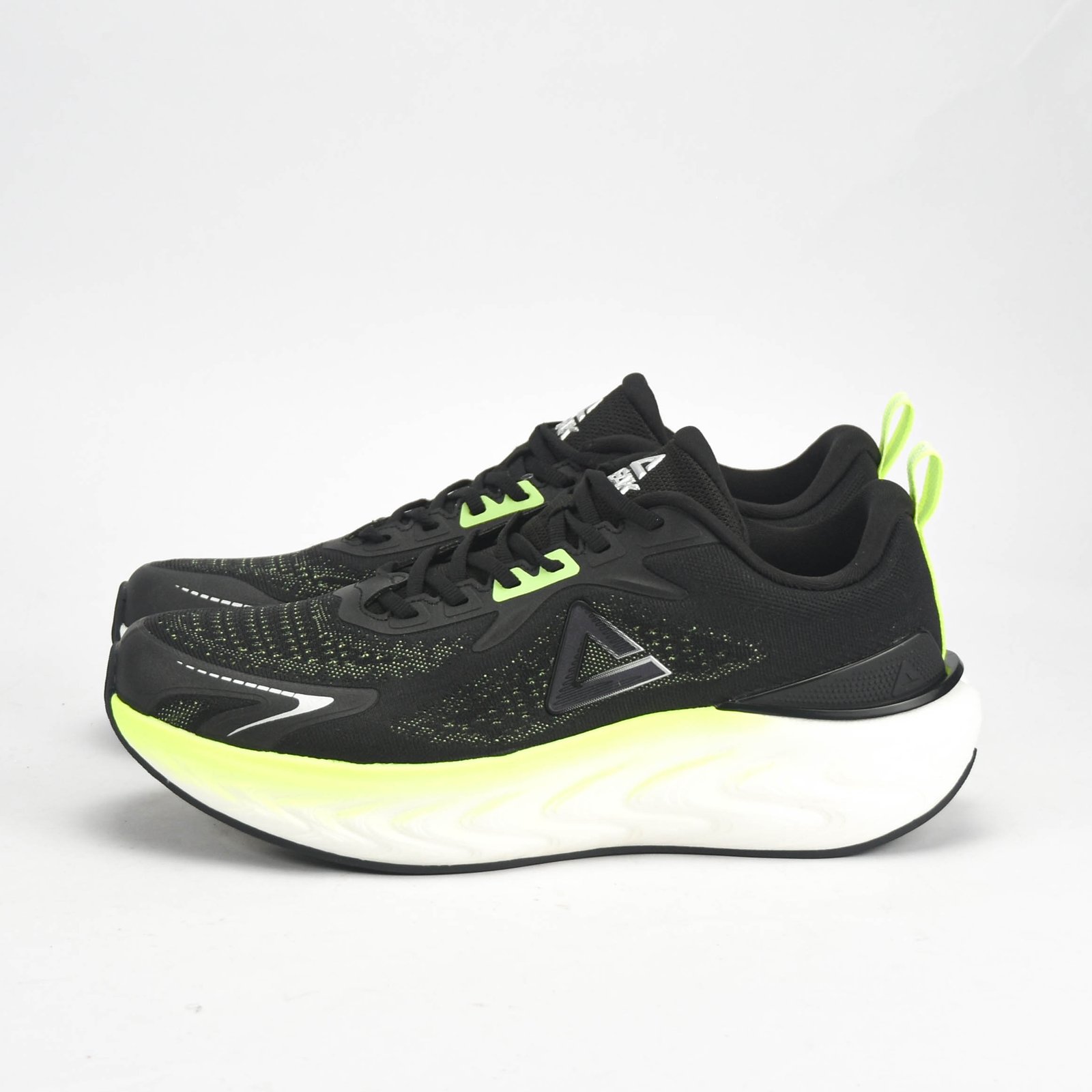 Baskets PEAK Running Noir & Vert Fluo – Sneakers Sport en Algérie Baskets PEAK Running Noir & Vert Fluo – Sneakers Sport en Algérie