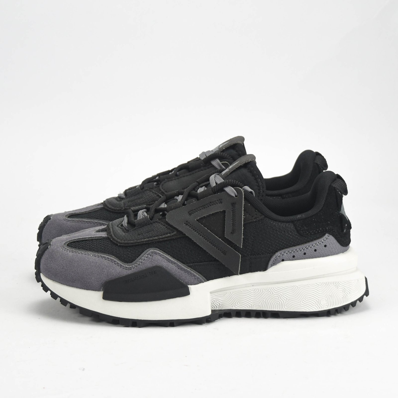 Baskets PEAK Taichi 70S – Sneakers Lifestyle Homme en Algérie Baskets PEAK Taichi 70S – Sneakers Lifestyle Homme en Algérie